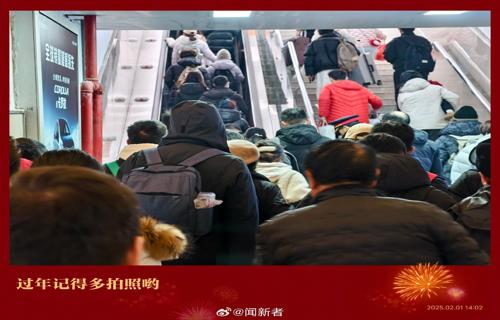 童瑶穿长裙身姿曼妙展现东方雅韵风情